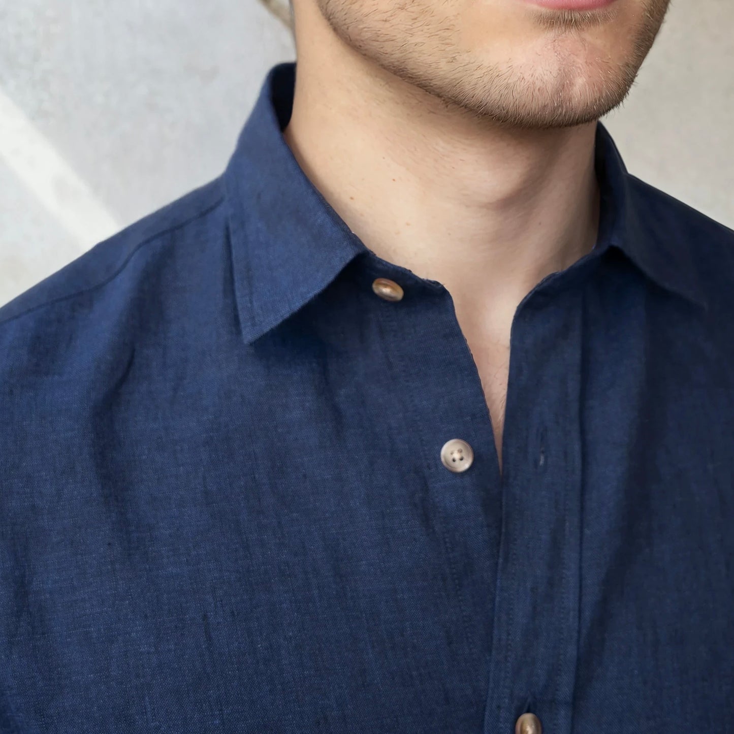 SHORT-SLEEVED LINEN - Indigo blue